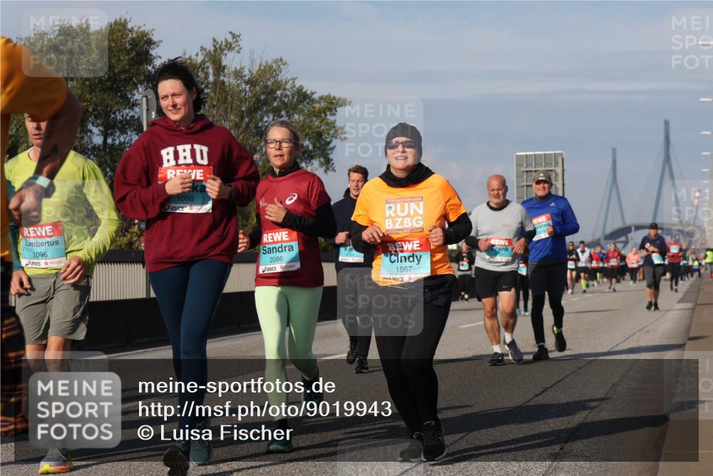 03.10.2025 - Köhlbrandbrückenlauf Luisa Fischer http://msf.ph/oto/9019943 03.10.2025 11:11:31 Position 3 1098, 1096, 2086, 1867, 30 meine-sportfotos.de