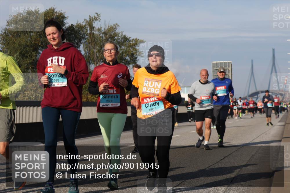 03.10.2025 - Köhlbrandbrückenlauf Luisa Fischer http://msf.ph/oto/9019945 03.10.2025 11:11:31 Position 3 1098, 2086, 1867 meine-sportfotos.de