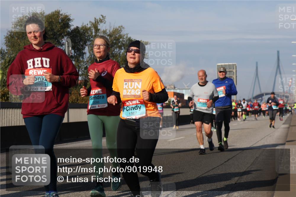 03.10.2025 - Köhlbrandbrückenlauf Luisa Fischer http://msf.ph/oto/9019948 03.10.2025 11:11:32 Position 3 1098, 2086, 1867 meine-sportfotos.de