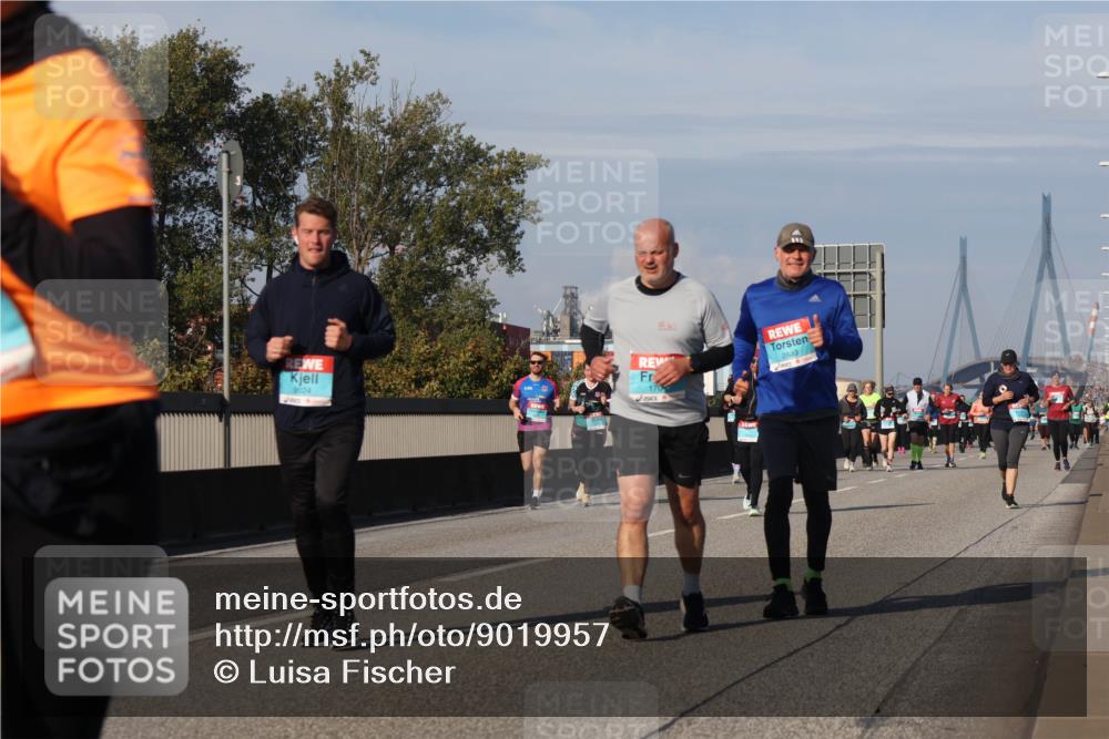 03.10.2025 - Köhlbrandbrückenlauf Luisa Fischer http://msf.ph/oto/9019957 03.10.2025 11:11:33 Position 3 301, 2633 meine-sportfotos.de