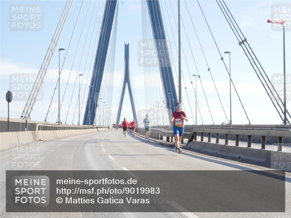 03.10.2025 - Köhlbrandbrückenlauf Matties Gatica Varas http://msf.ph/oto/9019983 03.10.2025 12:20:48 Position 1  meine-sportfotos.de