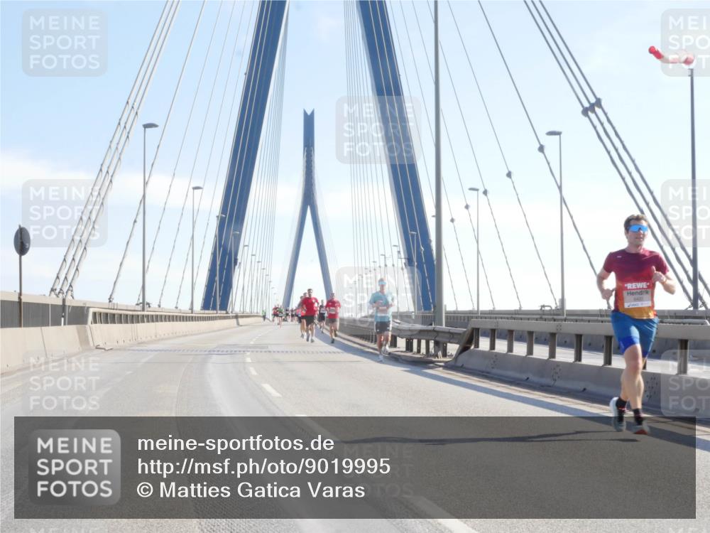 03.10.2025 - Köhlbrandbrückenlauf Matties Gatica Varas http://msf.ph/oto/9019995 03.10.2025 12:20:50 Position 1  meine-sportfotos.de