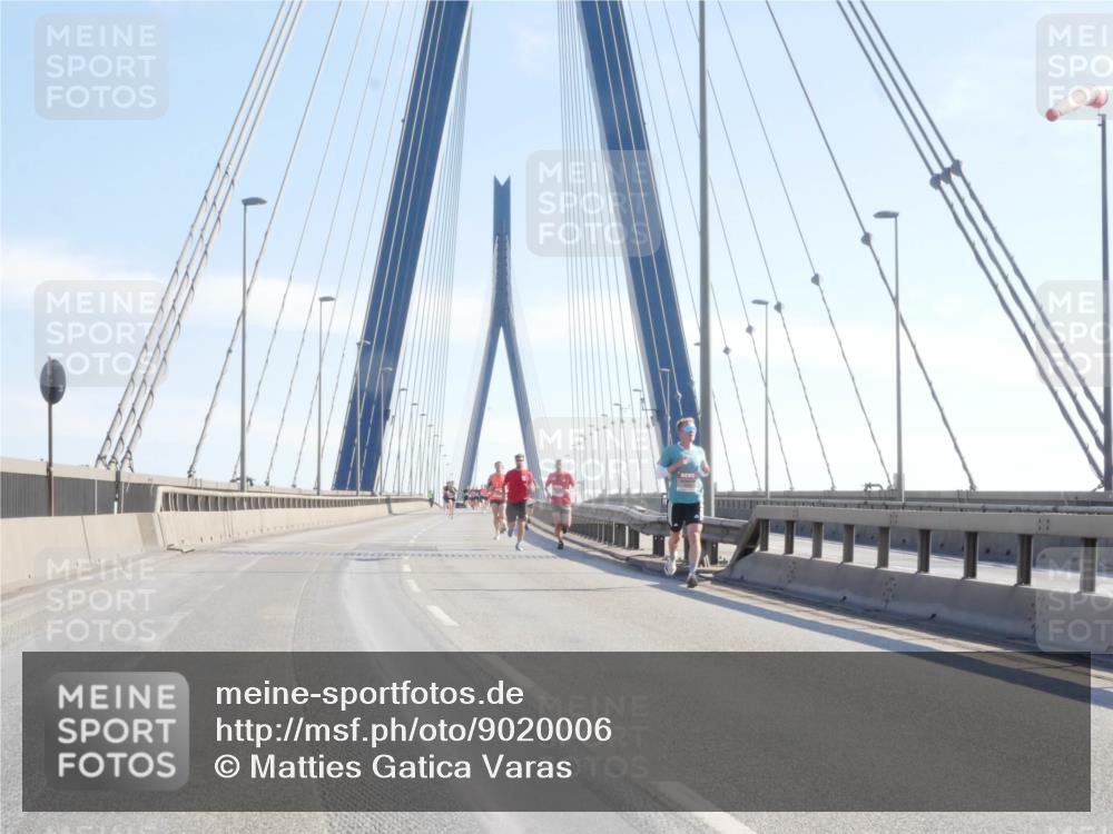 03.10.2025 - Köhlbrandbrückenlauf Matties Gatica Varas http://msf.ph/oto/9020006 03.10.2025 12:20:52 Position 1  meine-sportfotos.de