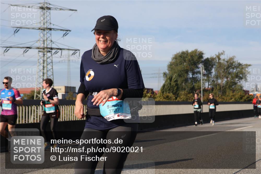 03.10.2025 - Köhlbrandbrückenlauf Luisa Fischer http://msf.ph/oto/9020021 03.10.2025 11:11:44 Position 3 3737 meine-sportfotos.de