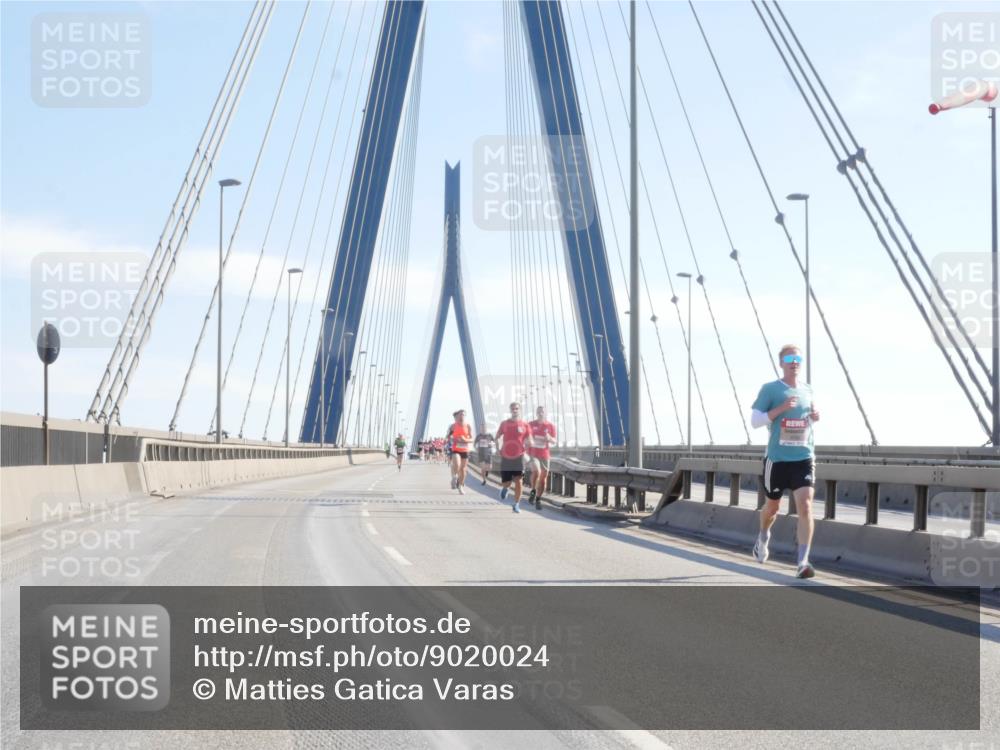 03.10.2025 - Köhlbrandbrückenlauf Matties Gatica Varas http://msf.ph/oto/9020024 03.10.2025 12:20:54 Position 1  meine-sportfotos.de