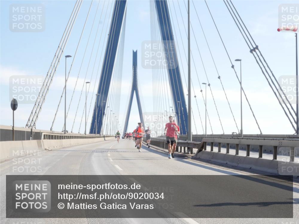 03.10.2025 - Köhlbrandbrückenlauf Matties Gatica Varas http://msf.ph/oto/9020034 03.10.2025 12:20:55 Position 1  meine-sportfotos.de