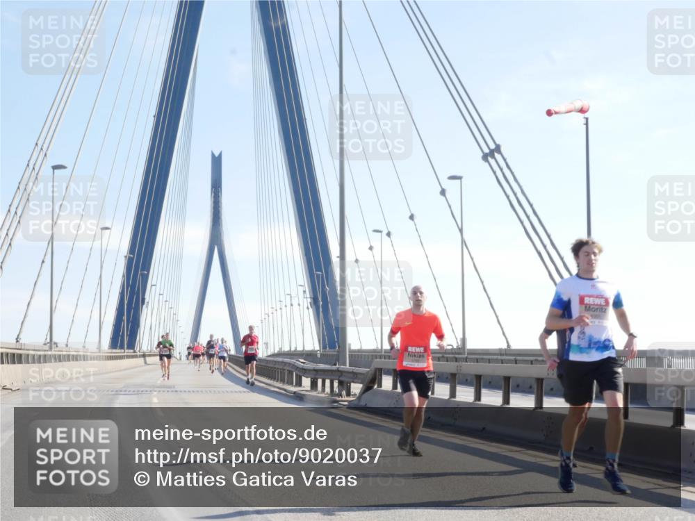 03.10.2025 - Köhlbrandbrückenlauf Matties Gatica Varas http://msf.ph/oto/9020037 03.10.2025 12:21:03 Position 1  meine-sportfotos.de