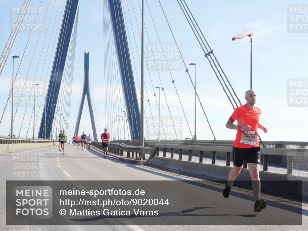 03.10.2025 - Köhlbrandbrückenlauf Matties Gatica Varas http://msf.ph/oto/9020044 03.10.2025 12:21:04 Position 1 5765 meine-sportfotos.de