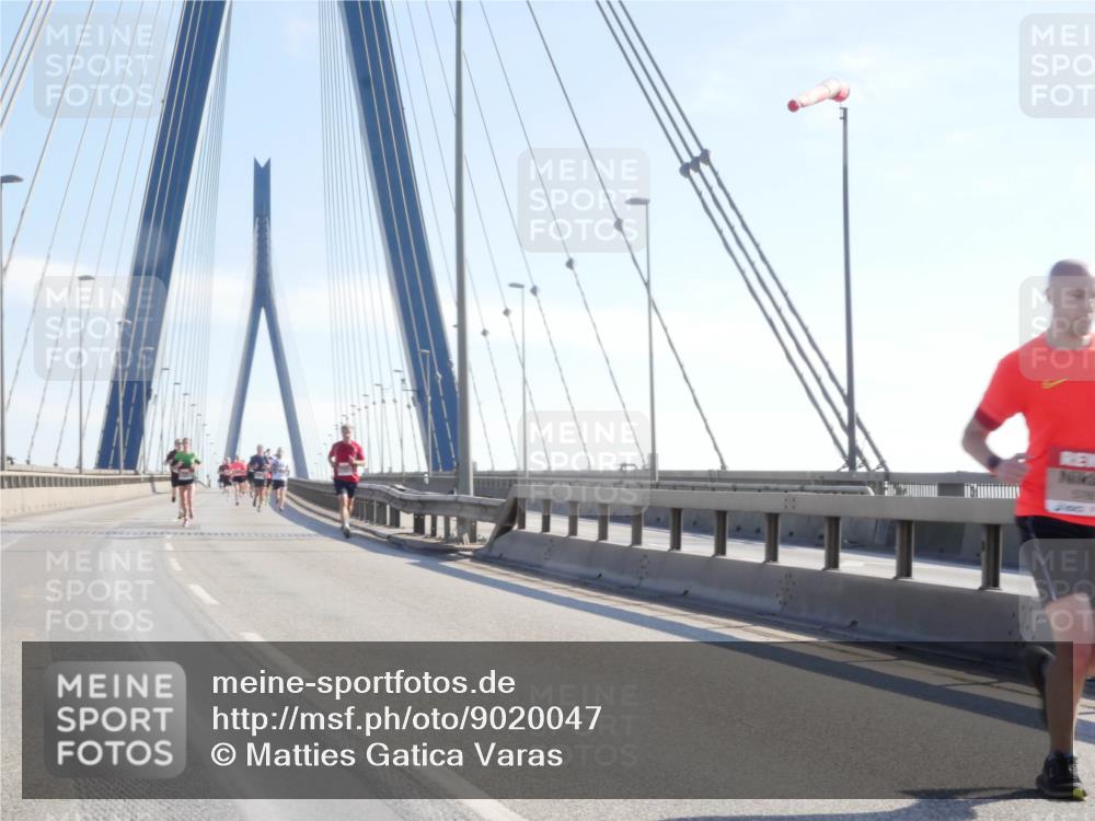 03.10.2025 - Köhlbrandbrückenlauf Matties Gatica Varas http://msf.ph/oto/9020047 03.10.2025 12:21:04 Position 1  meine-sportfotos.de