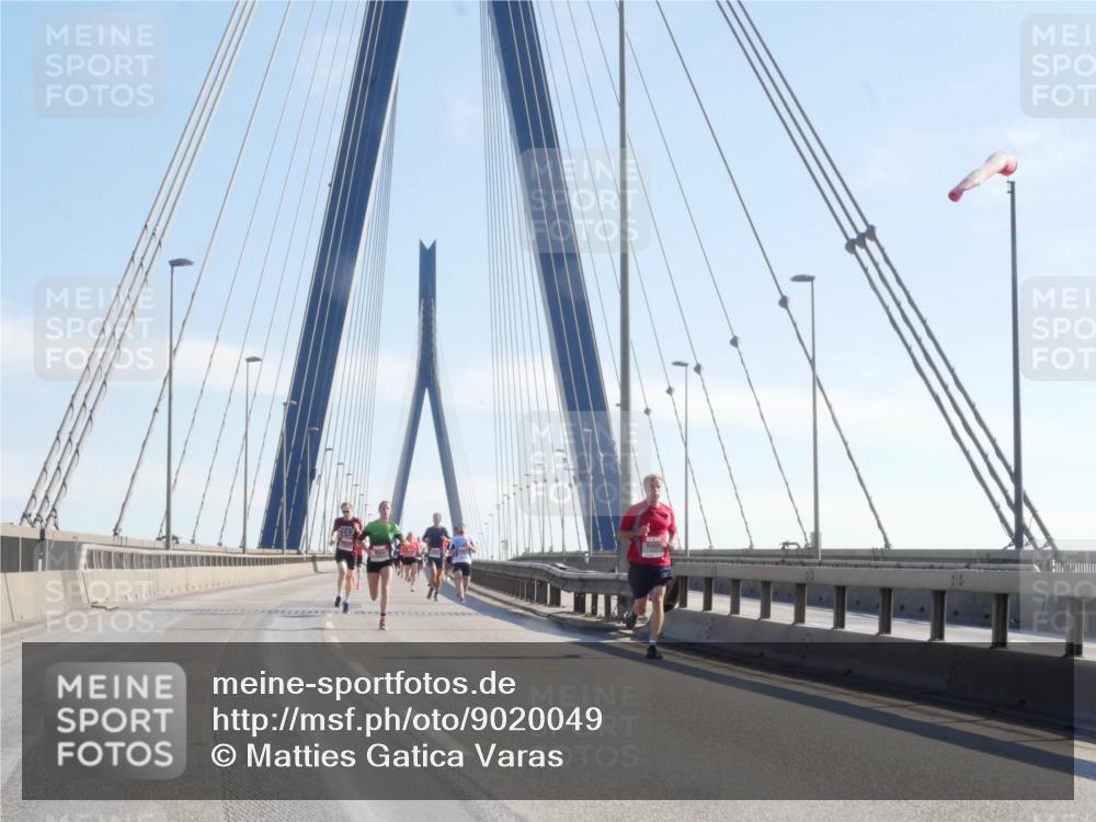 03.10.2025 - Köhlbrandbrückenlauf Matties Gatica Varas http://msf.ph/oto/9020049 03.10.2025 12:21:07 Position 1  meine-sportfotos.de