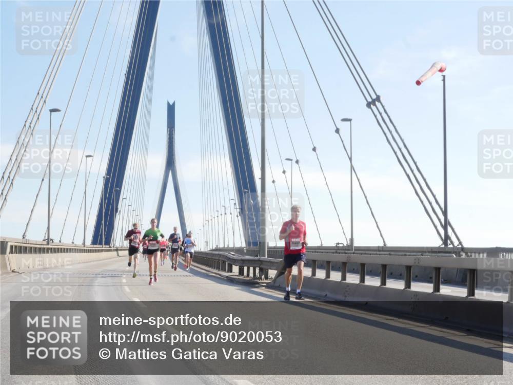 03.10.2025 - Köhlbrandbrückenlauf Matties Gatica Varas http://msf.ph/oto/9020053 03.10.2025 12:21:08 Position 1  meine-sportfotos.de
