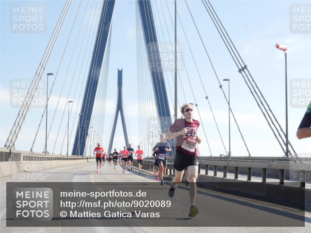 03.10.2025 - Köhlbrandbrückenlauf Matties Gatica Varas http://msf.ph/oto/9020089 03.10.2025 12:21:13 Position 1 6333 meine-sportfotos.de