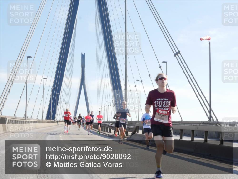 03.10.2025 - Köhlbrandbrückenlauf Matties Gatica Varas http://msf.ph/oto/9020092 03.10.2025 12:21:13 Position 1 2013, 6333 meine-sportfotos.de