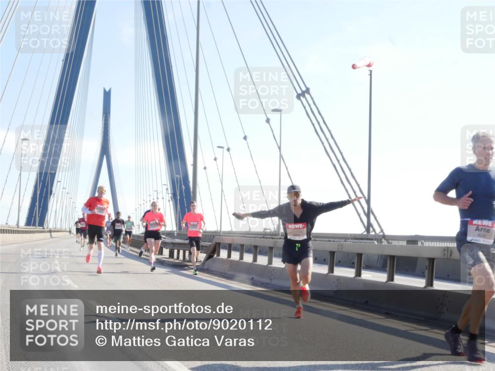 03.10.2025 - Köhlbrandbrückenlauf Matties Gatica Varas http://msf.ph/oto/9020112 03.10.2025 12:21:16 Position 1 11111, 4004 meine-sportfotos.de