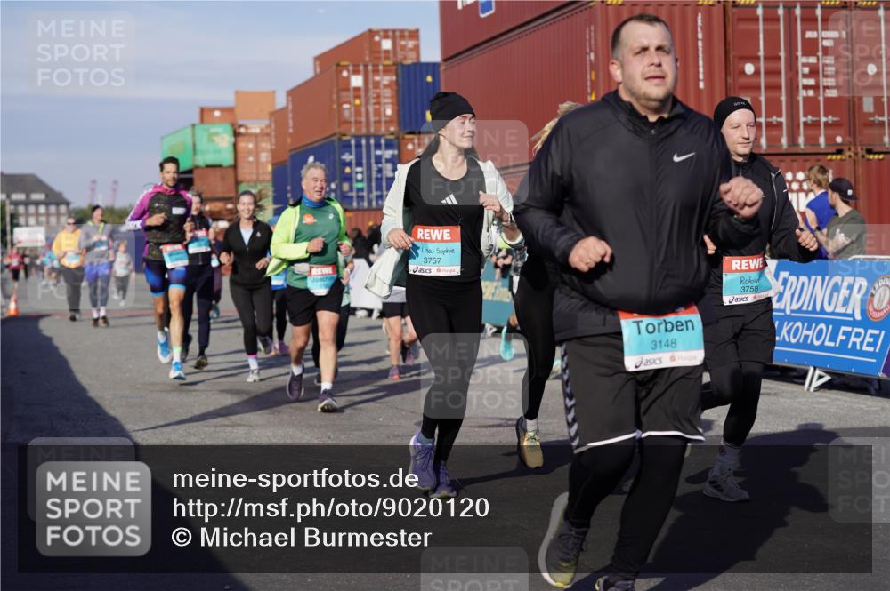 03.10.2025 - Köhlbrandbrückenlauf Michael Burmester http://msf.ph/oto/9020120 03.10.2025 10:20:53 Ziel 1463, 1607, 1609, 1667, 1706, 1846, 1965, 2012, 2128, 2142, 2362, 2416, 2512, 2720, 2721, 2943, 2969, 2977, 2978, 3148, 3215, 3306, 3408, 3617, 3755, 3757, 3758, 3772 meine-sportfotos.de