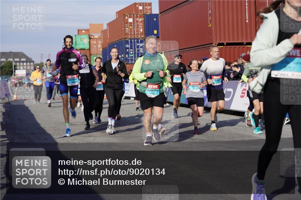 03.10.2025 - Köhlbrandbrückenlauf Michael Burmester http://msf.ph/oto/9020134 03.10.2025 10:20:54 Ziel 1463, 1607, 1609, 1667, 1706, 1846, 1965, 2012, 2076, 2128, 2142, 2362, 2416, 2512, 2720, 2721, 2943, 2969, 2977, 2978, 3148, 3215, 3306, 3408, 3755, 3757, 3758, 3772 meine-sportfotos.de