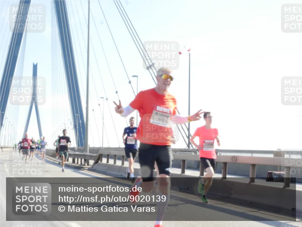 03.10.2025 - Köhlbrandbrückenlauf Matties Gatica Varas http://msf.ph/oto/9020139 03.10.2025 12:21:20 Position 1 4040 meine-sportfotos.de