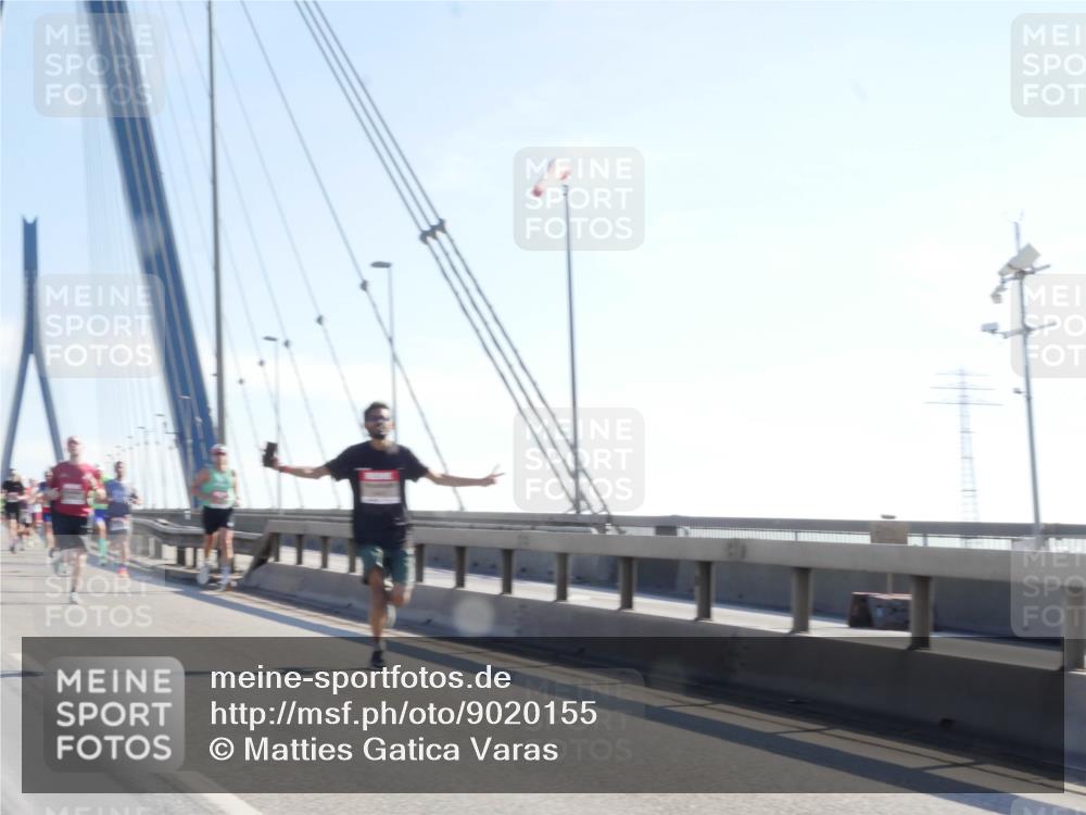 03.10.2025 - Köhlbrandbrückenlauf Matties Gatica Varas http://msf.ph/oto/9020155 03.10.2025 12:21:22 Position 1  meine-sportfotos.de