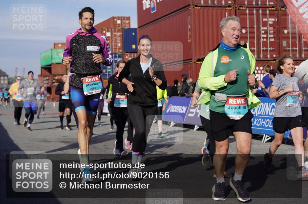 03.10.2025 - Köhlbrandbrückenlauf Michael Burmester http://msf.ph/oto/9020156 03.10.2025 10:20:55 Ziel 1463, 1607, 1609, 1667, 1706, 1846, 1965, 2012, 2076, 2128, 2142, 2200, 2362, 2416, 2512, 2720, 2721, 2943, 2969, 2977, 2978, 3215, 3306, 3408, 3755, 3757, 3758, 3772 meine-sportfotos.de