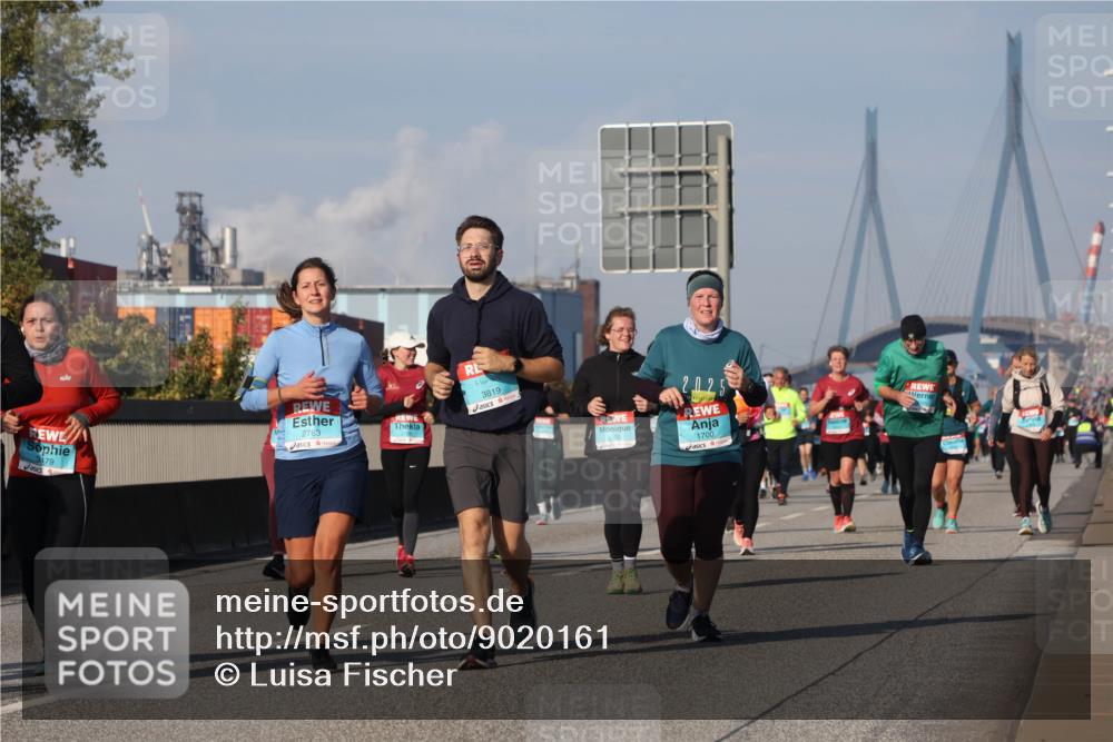 03.10.2025 - Köhlbrandbrückenlauf Luisa Fischer http://msf.ph/oto/9020161 03.10.2025 11:12:06 Position 3 3479, 2763, 3819, 1700 meine-sportfotos.de