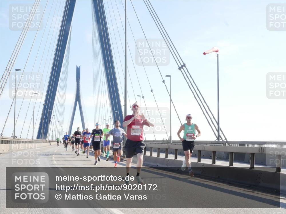 03.10.2025 - Köhlbrandbrückenlauf Matties Gatica Varas http://msf.ph/oto/9020172 03.10.2025 12:21:25 Position 1  meine-sportfotos.de