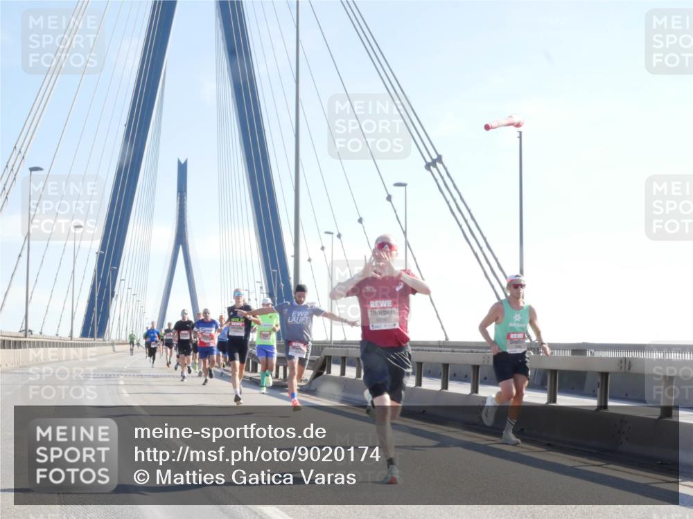 03.10.2025 - Köhlbrandbrückenlauf Matties Gatica Varas http://msf.ph/oto/9020174 03.10.2025 12:21:25 Position 1 6016 meine-sportfotos.de