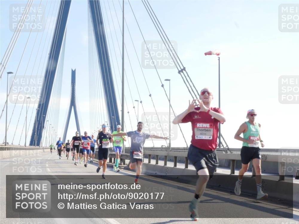03.10.2025 - Köhlbrandbrückenlauf Matties Gatica Varas http://msf.ph/oto/9020177 03.10.2025 12:21:26 Position 1 6016 meine-sportfotos.de