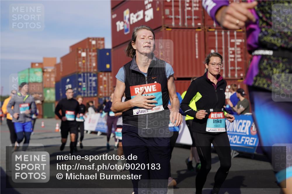 03.10.2025 - Köhlbrandbrückenlauf Michael Burmester http://msf.ph/oto/9020183 03.10.2025 10:20:57 Ziel 1463, 1607, 1609, 1667, 1706, 1846, 1965, 2076, 2142, 2200, 2362, 2416, 2456, 2512, 2720, 2721, 2943, 2969, 2977, 2978, 3215, 3306, 3408, 3772 meine-sportfotos.de