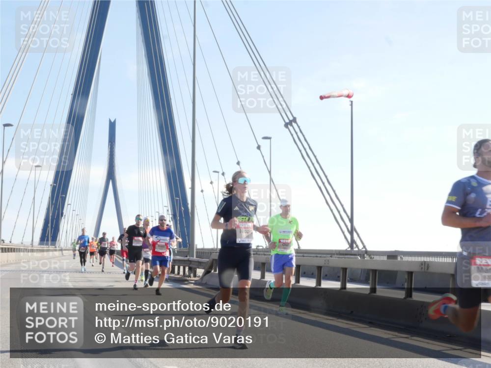 03.10.2025 - Köhlbrandbrückenlauf Matties Gatica Varas http://msf.ph/oto/9020191 03.10.2025 12:21:28 Position 1  meine-sportfotos.de