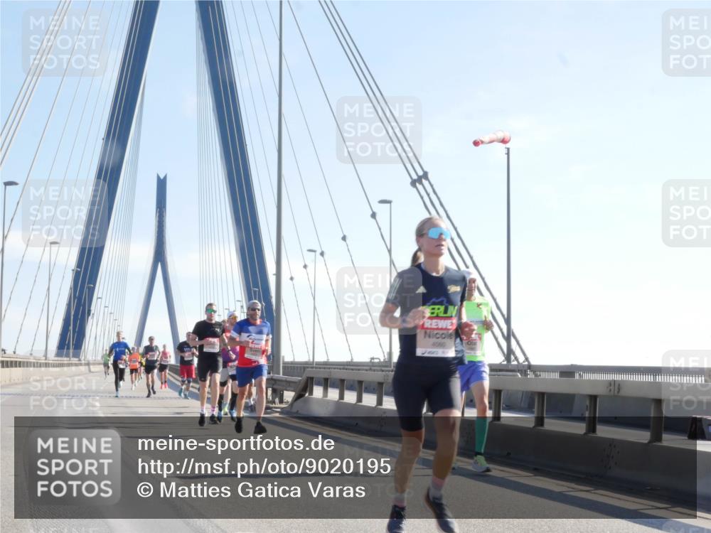 03.10.2025 - Köhlbrandbrückenlauf Matties Gatica Varas http://msf.ph/oto/9020195 03.10.2025 12:21:28 Position 1 4060 meine-sportfotos.de