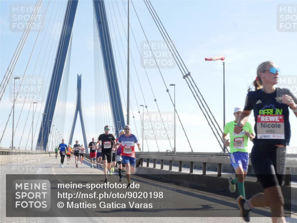 03.10.2025 - Köhlbrandbrückenlauf Matties Gatica Varas http://msf.ph/oto/9020198 03.10.2025 12:21:29 Position 1 4060 meine-sportfotos.de