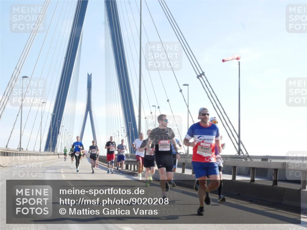 03.10.2025 - Köhlbrandbrückenlauf Matties Gatica Varas http://msf.ph/oto/9020208 03.10.2025 12:21:30 Position 1 4023 meine-sportfotos.de