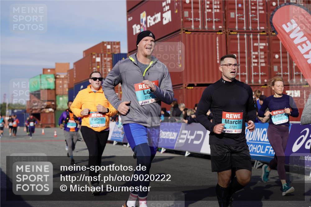 03.10.2025 - Köhlbrandbrückenlauf Michael Burmester http://msf.ph/oto/9020222 03.10.2025 10:20:59 Ziel 1463, 1609, 1667, 1846, 1965, 2076, 2200, 2362, 2416, 2456, 2512, 2720, 2721, 2943, 2969, 2977, 2978, 3215, 3306, 3408, 3772 meine-sportfotos.de
