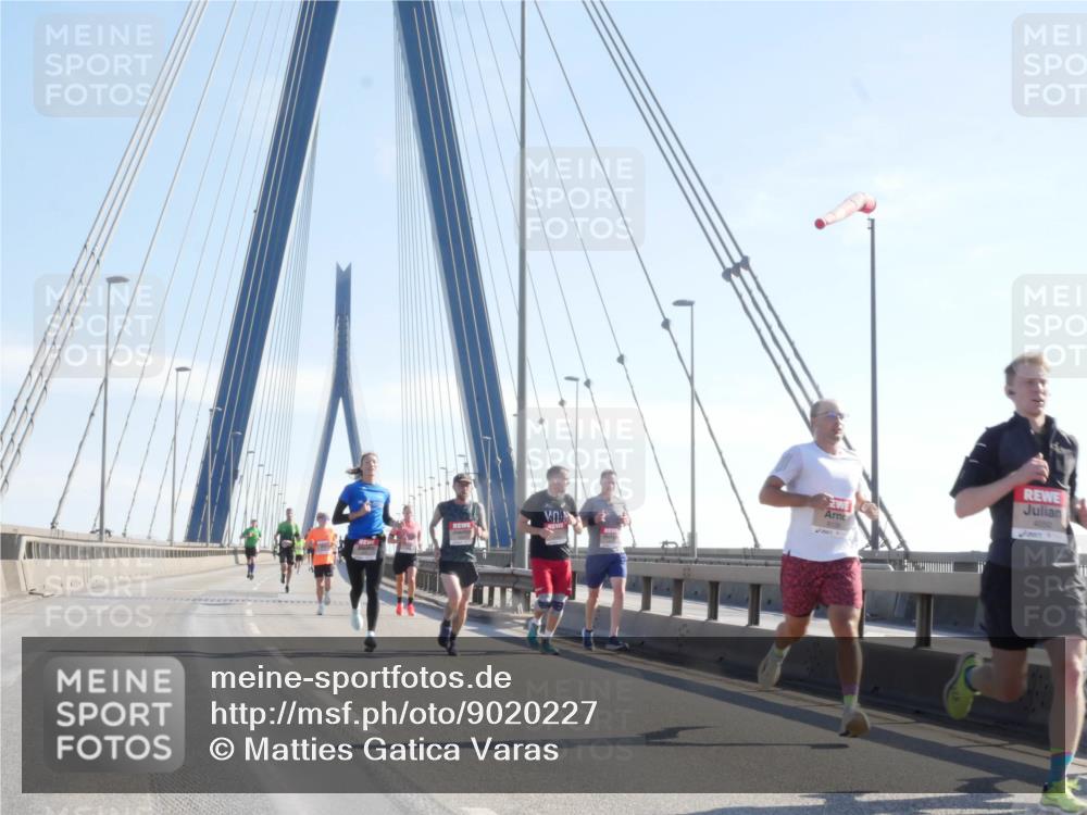 03.10.2025 - Köhlbrandbrückenlauf Matties Gatica Varas http://msf.ph/oto/9020227 03.10.2025 12:21:33 Position 1  meine-sportfotos.de