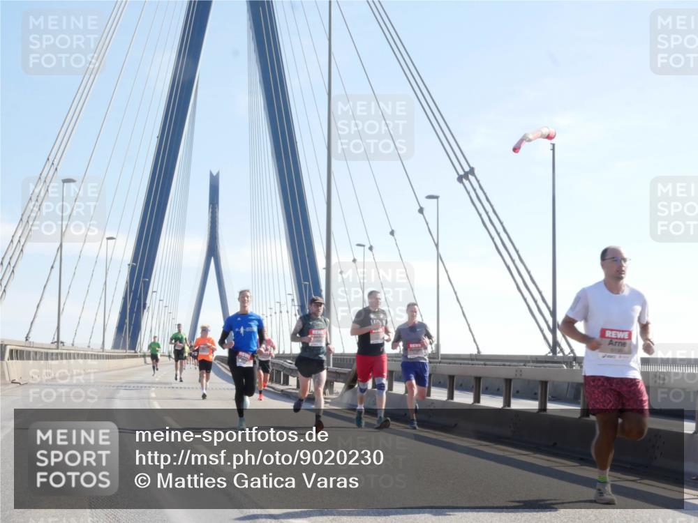 03.10.2025 - Köhlbrandbrückenlauf Matties Gatica Varas http://msf.ph/oto/9020230 03.10.2025 12:21:33 Position 1  meine-sportfotos.de