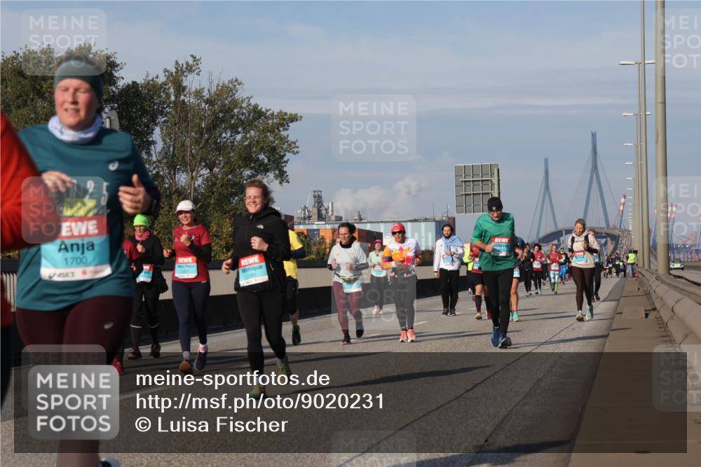 03.10.2025 - Köhlbrandbrückenlauf Luisa Fischer http://msf.ph/oto/9020231 03.10.2025 11:12:13 Position 3 1700 meine-sportfotos.de