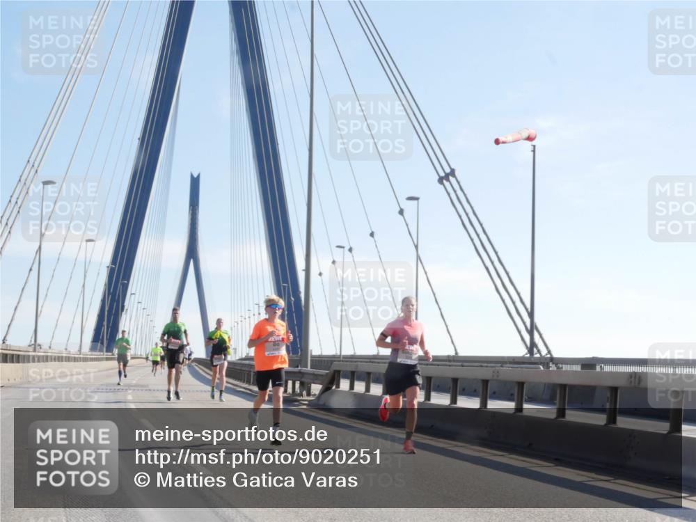 03.10.2025 - Köhlbrandbrückenlauf Matties Gatica Varas http://msf.ph/oto/9020251 03.10.2025 12:21:37 Position 1  meine-sportfotos.de
