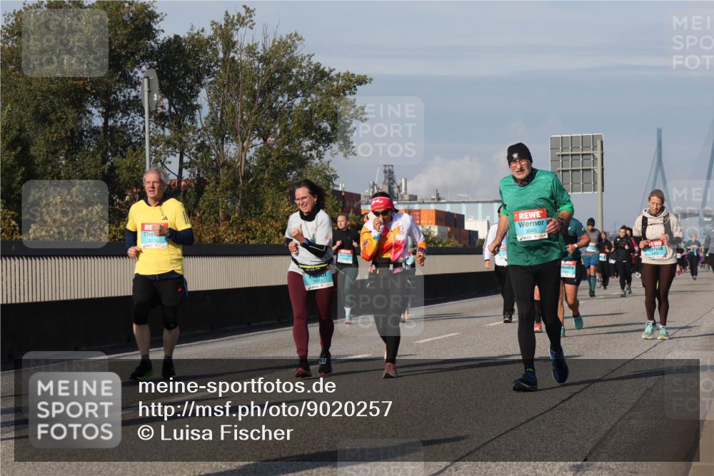 03.10.2025 - Köhlbrandbrückenlauf Luisa Fischer http://msf.ph/oto/9020257 03.10.2025 11:12:16 Position 3 3045 meine-sportfotos.de