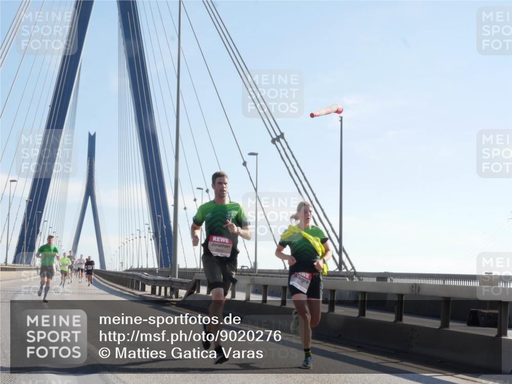 03.10.2025 - Köhlbrandbrückenlauf Matties Gatica Varas http://msf.ph/oto/9020276 03.10.2025 12:21:41 Position 1 6624 meine-sportfotos.de