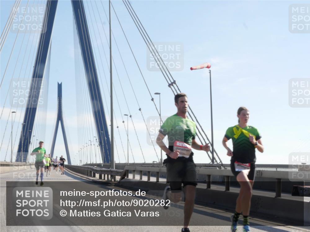 03.10.2025 - Köhlbrandbrückenlauf Matties Gatica Varas http://msf.ph/oto/9020282 03.10.2025 12:21:41 Position 1  meine-sportfotos.de