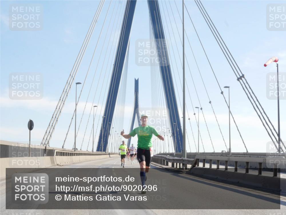 03.10.2025 - Köhlbrandbrückenlauf Matties Gatica Varas http://msf.ph/oto/9020296 03.10.2025 12:21:44 Position 1  meine-sportfotos.de