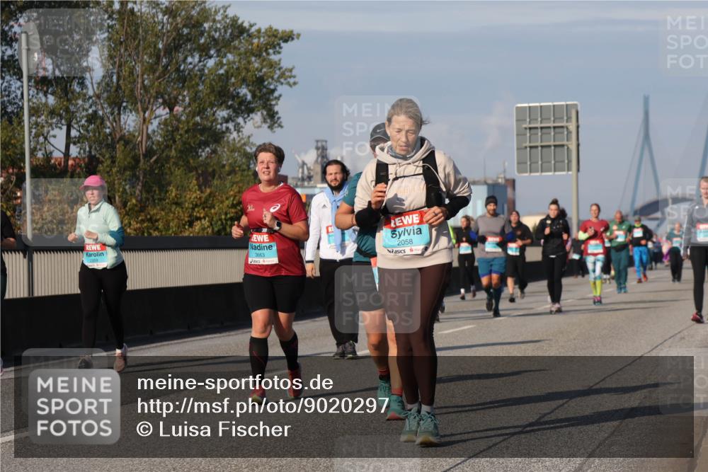 03.10.2025 - Köhlbrandbrückenlauf Luisa Fischer http://msf.ph/oto/9020297 03.10.2025 11:12:21 Position 3 2359, 3663, 2058 meine-sportfotos.de