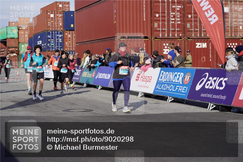 03.10.2025 - Köhlbrandbrückenlauf Michael Burmester http://msf.ph/oto/9020298 03.10.2025 10:21:09 Ziel 1757, 1899, 2068, 2119, 2350, 2369, 2415, 2456, 2897, 3839 meine-sportfotos.de