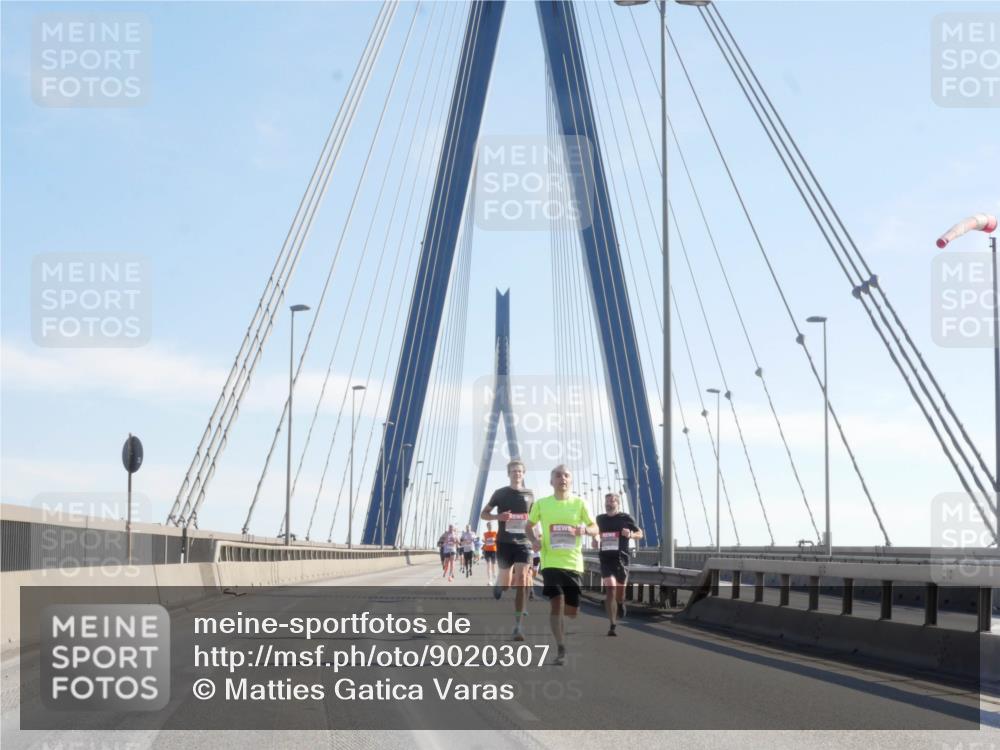 03.10.2025 - Köhlbrandbrückenlauf Matties Gatica Varas http://msf.ph/oto/9020307 03.10.2025 12:21:48 Position 1  meine-sportfotos.de