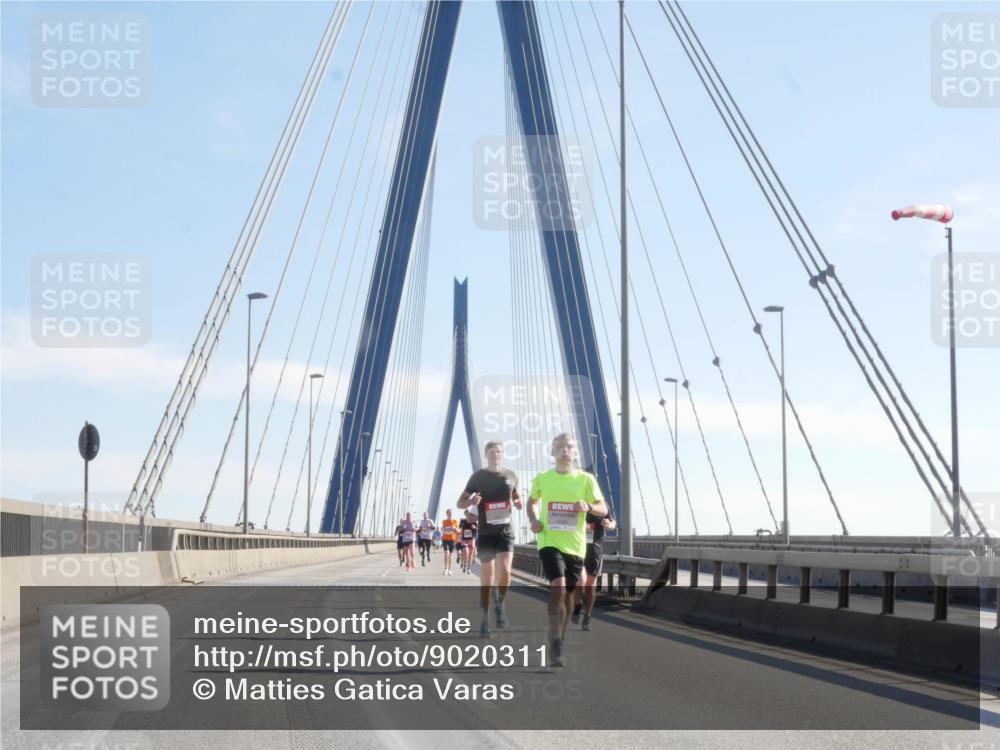 03.10.2025 - Köhlbrandbrückenlauf Matties Gatica Varas http://msf.ph/oto/9020311 03.10.2025 12:21:49 Position 1  meine-sportfotos.de