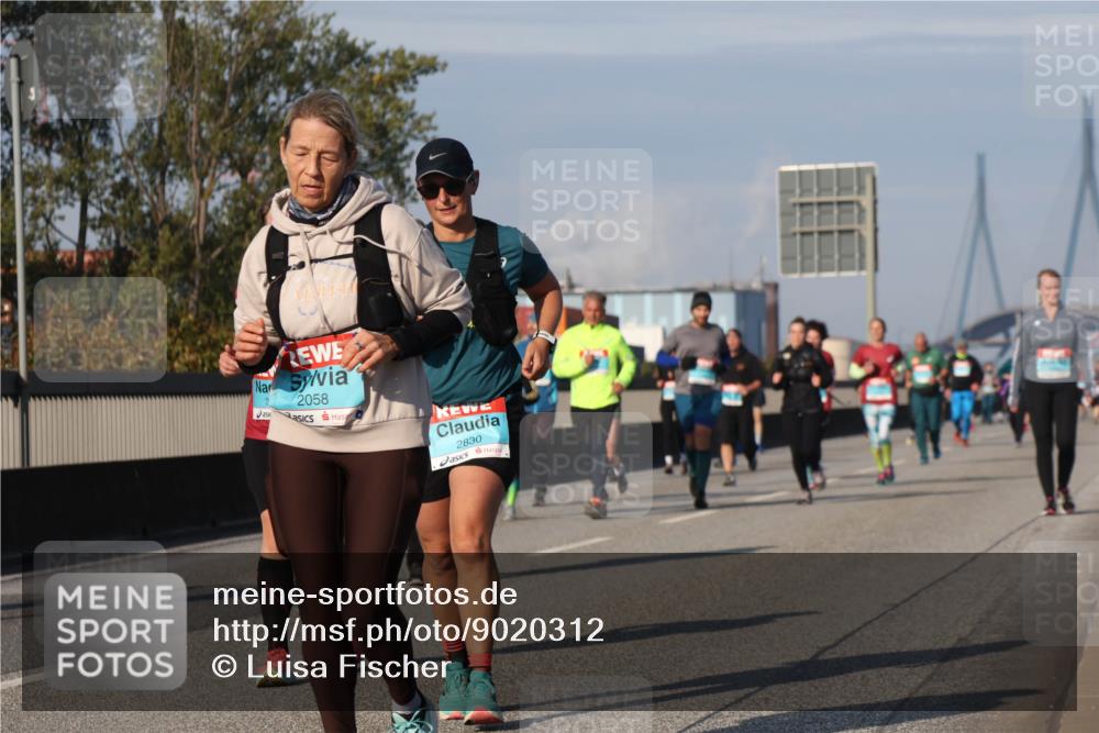 03.10.2025 - Köhlbrandbrückenlauf Luisa Fischer http://msf.ph/oto/9020312 03.10.2025 11:12:22 Position 3 37, 2058, 2830 meine-sportfotos.de