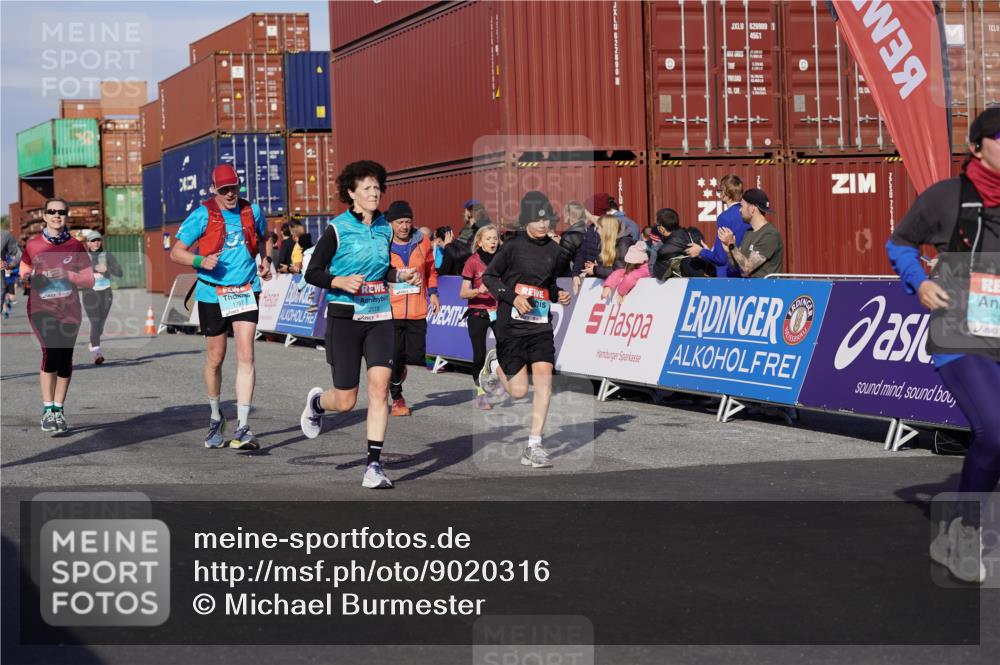 03.10.2025 - Köhlbrandbrückenlauf Michael Burmester http://msf.ph/oto/9020316 03.10.2025 10:21:11 Ziel 1757, 1899, 2068, 2119, 2350, 2369, 2415, 2897, 3116, 3839 meine-sportfotos.de
