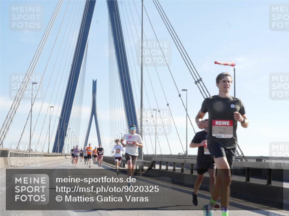 03.10.2025 - Köhlbrandbrückenlauf Matties Gatica Varas http://msf.ph/oto/9020325 03.10.2025 12:21:51 Position 1 6817 meine-sportfotos.de