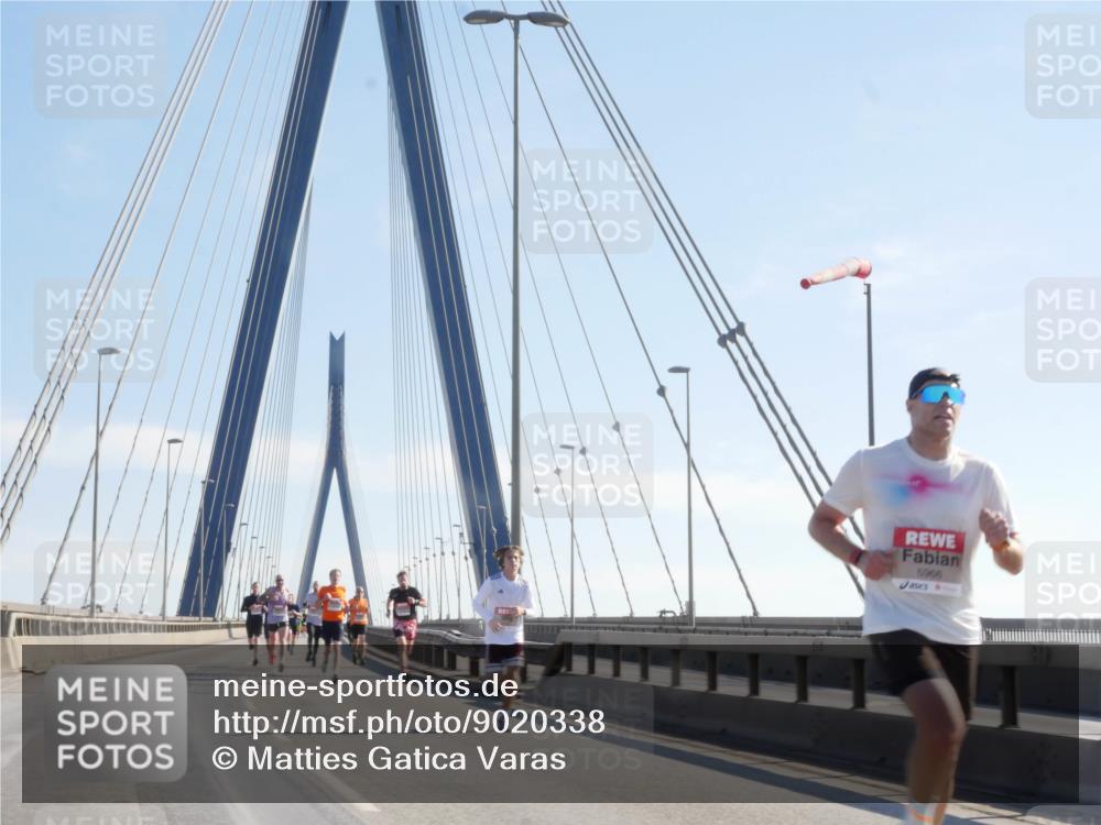 03.10.2025 - Köhlbrandbrückenlauf Matties Gatica Varas http://msf.ph/oto/9020338 03.10.2025 12:21:53 Position 1 5966 meine-sportfotos.de