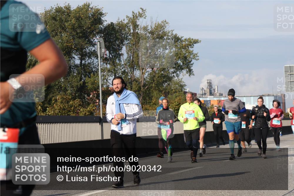 03.10.2025 - Köhlbrandbrückenlauf Luisa Fischer http://msf.ph/oto/9020342 03.10.2025 11:12:25 Position 3 2412 meine-sportfotos.de